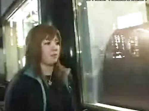Jauna brunetė natūra ...